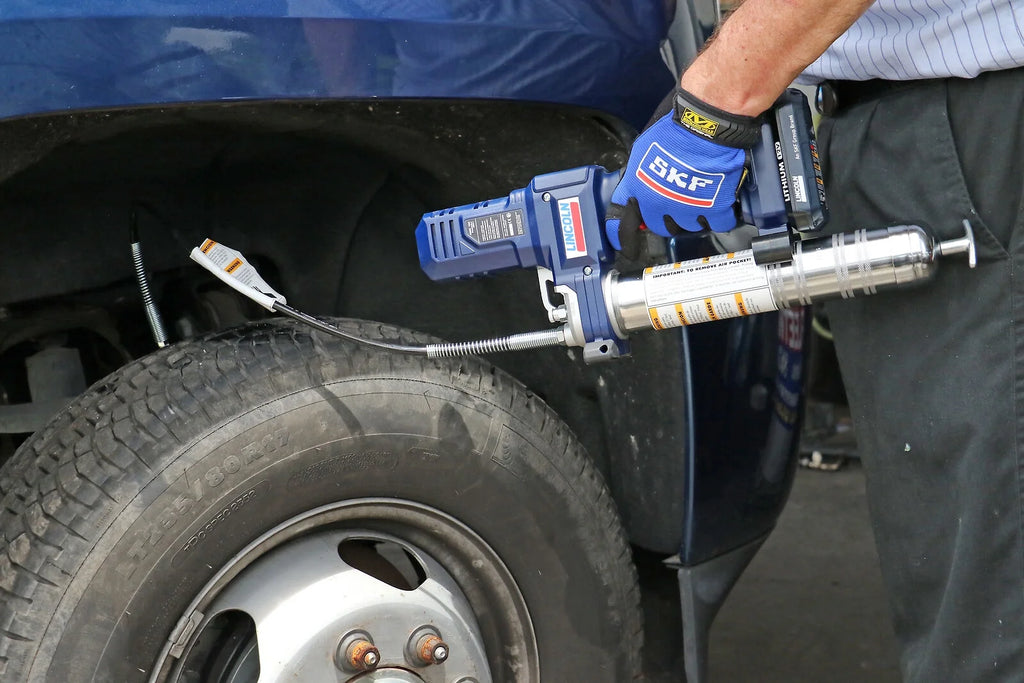 12 Volt Lithium Ion Cordless Grease Gun 2 Battery Kit J637