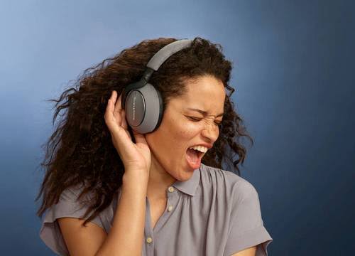 Silver Over-Ear Noise Canceling Wireless Headphones I6687