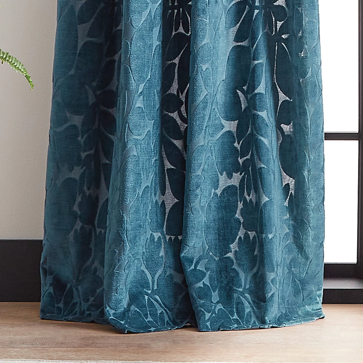Velvet 2 Piece Light Filtering Curtain Set G569
