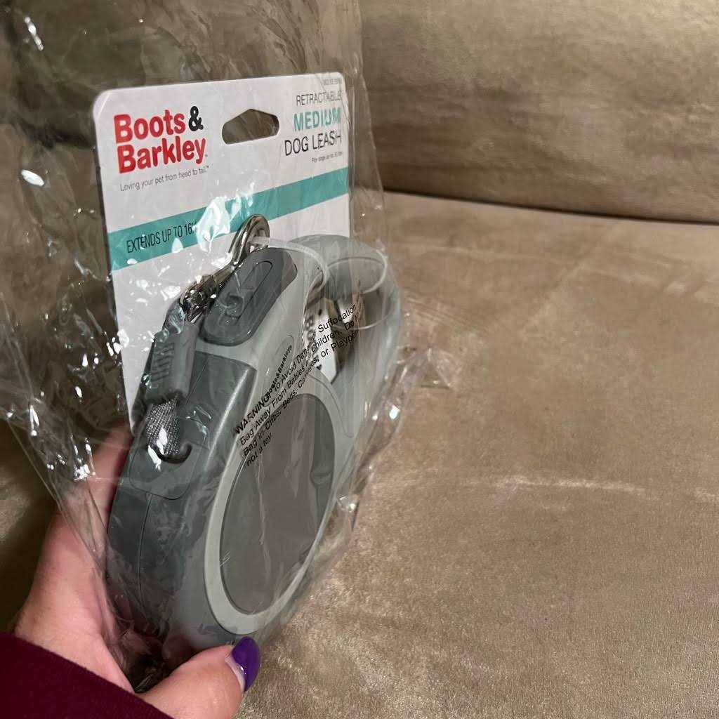 Reflective Retractable Dog Leash U54346