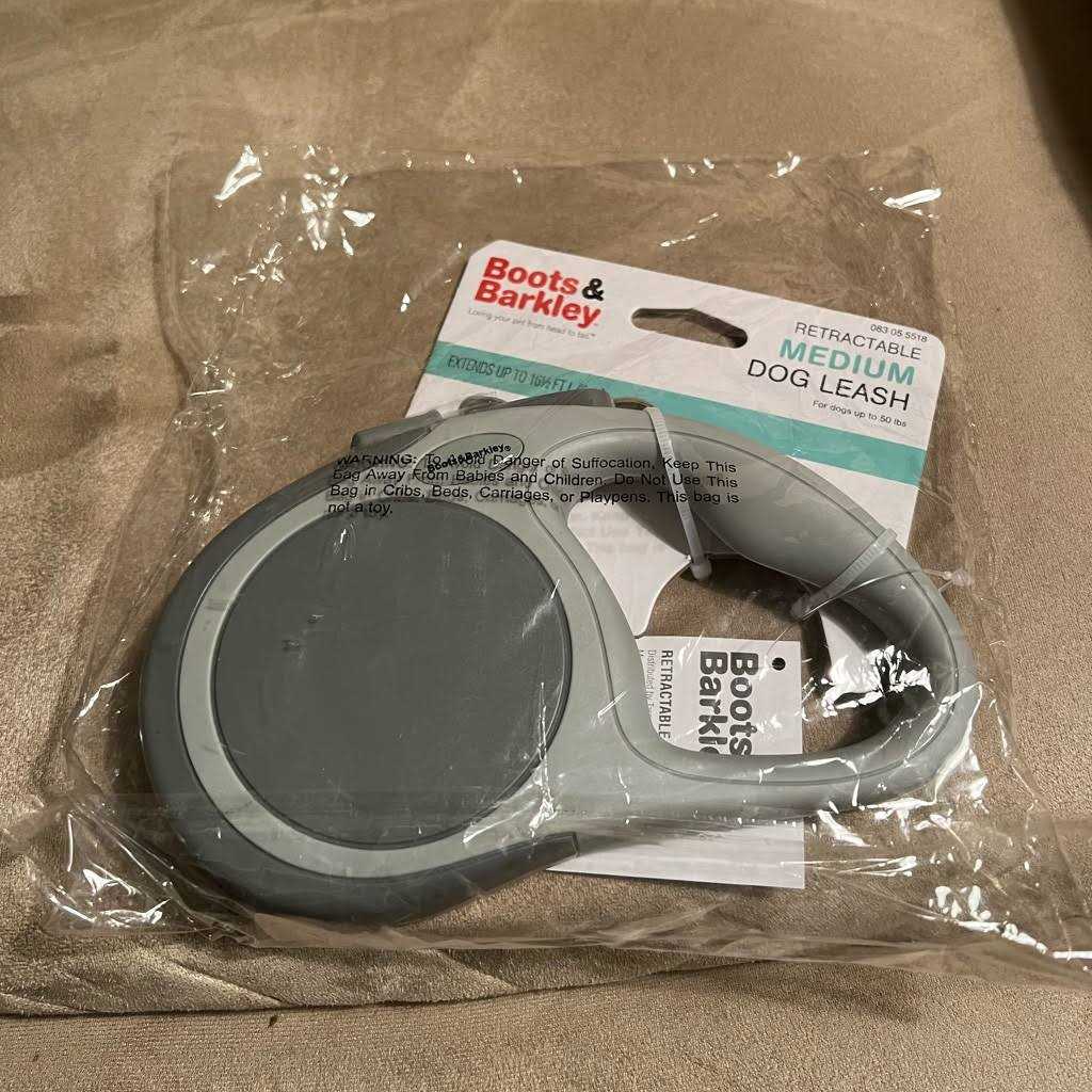 Reflective Retractable Dog Leash U54346