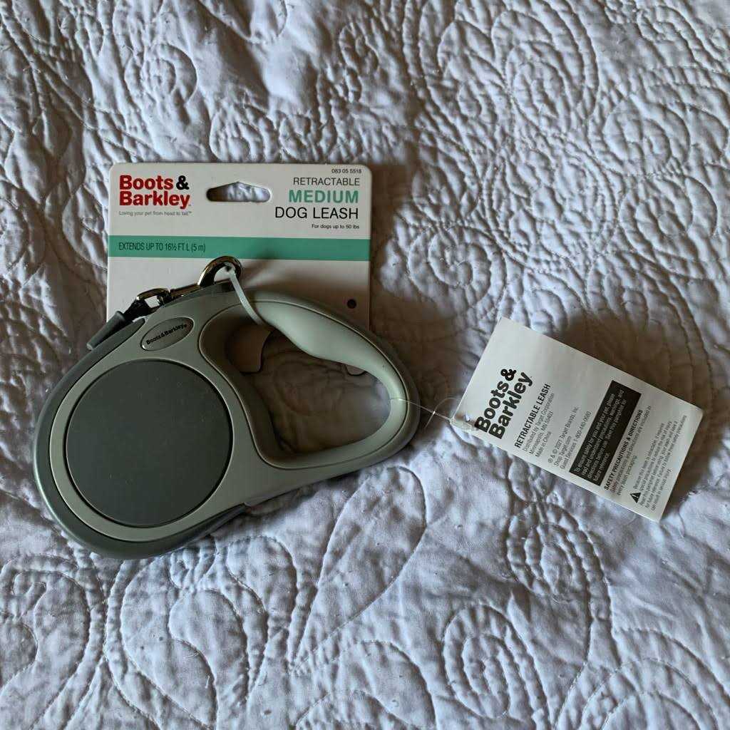 Reflective Retractable Dog Leash U54346
