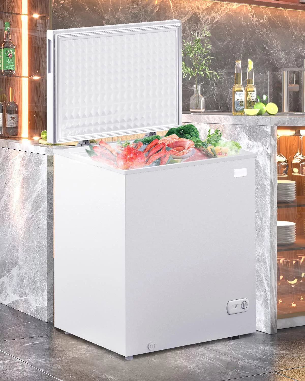 5.0 Cu ft White Chest Freezer with Storage Basket Q28987