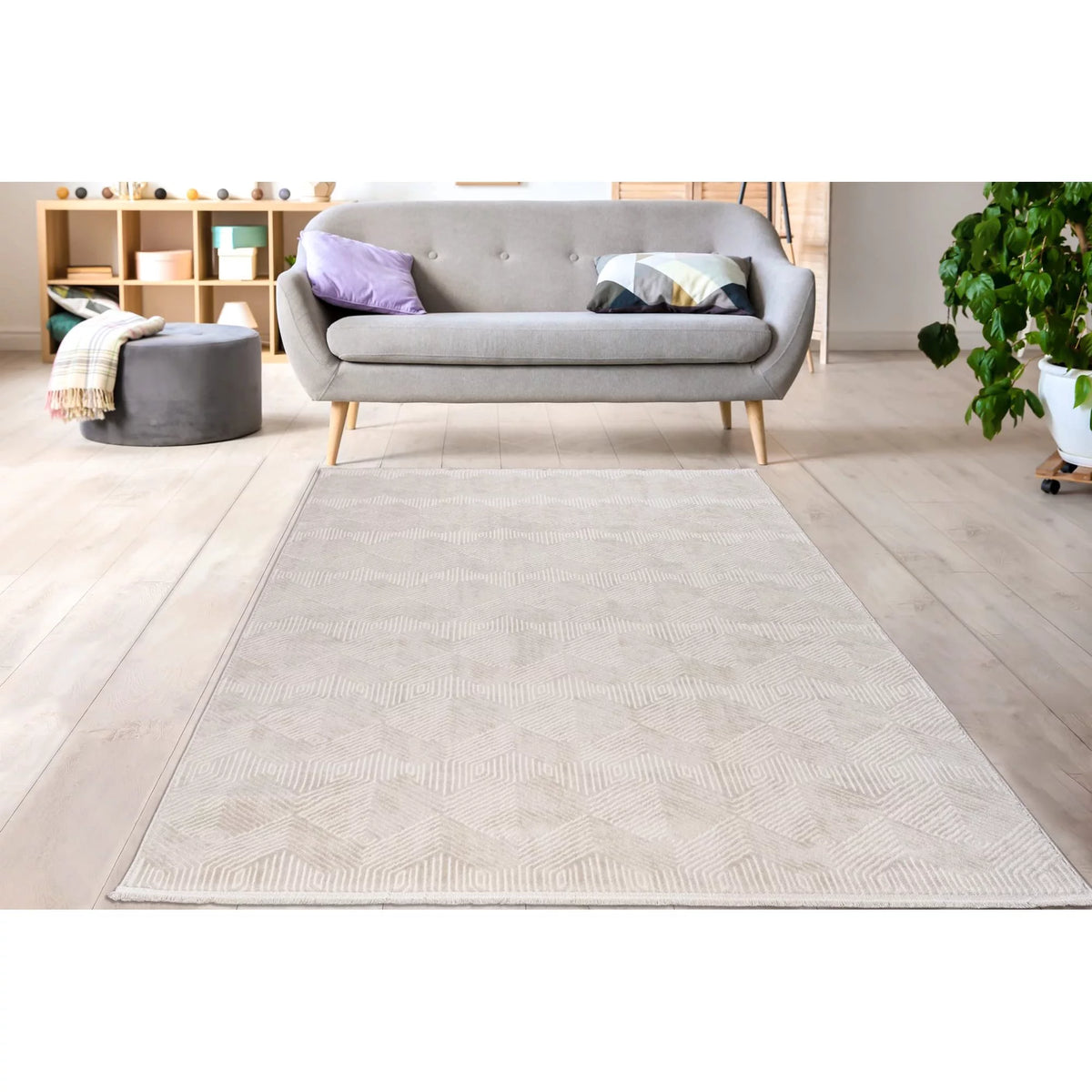 Cream 8x10 Geometric Pattern Indoor Area Rug M884936