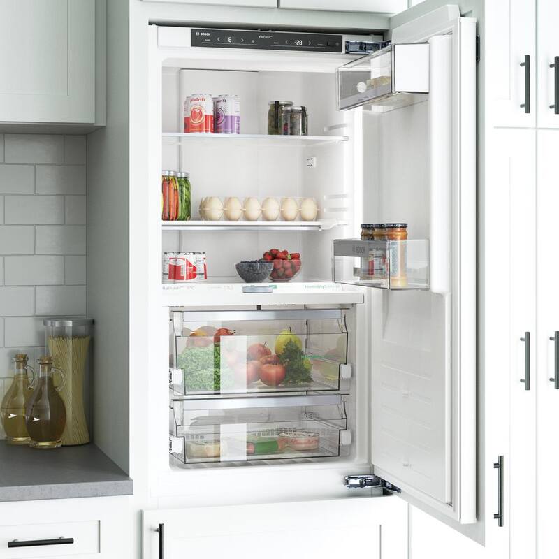 Built-In Bottom Freezer Refrigerator V704