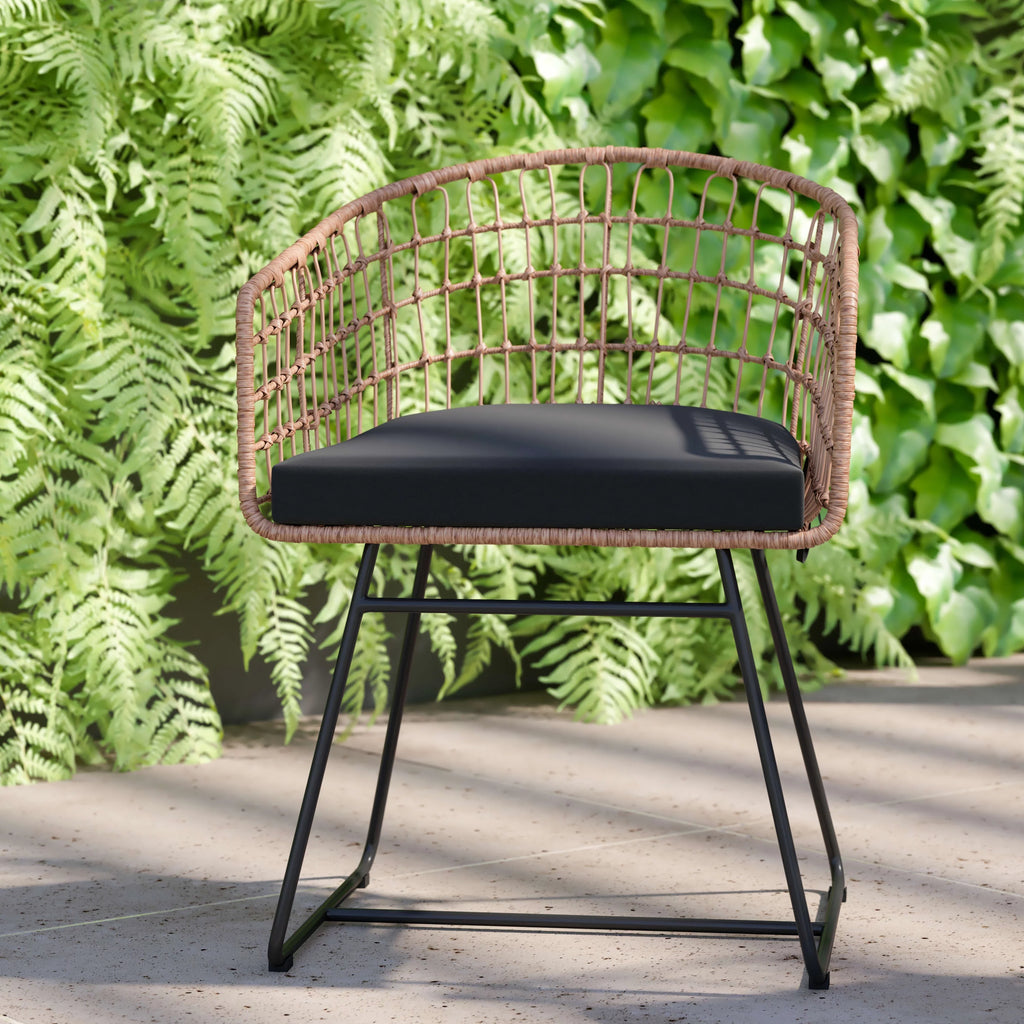 Set of 2 Indoor/Outdoor Rope PE Wicker Rattan Club Chairs with Black Cushions Z1237